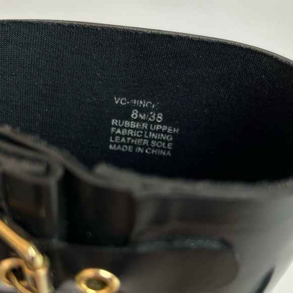 NWOT Vince Camuto Women’s 8m Black Rubber Boots Mid Calf Gold Hardware - Picture 9 of 12